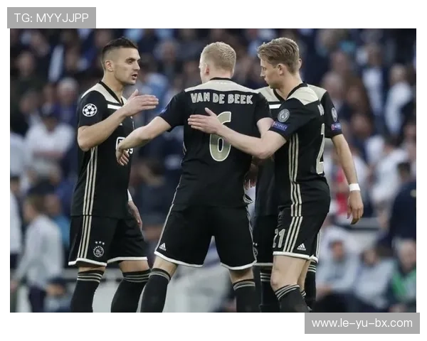 解析阿贾克斯球队架构与运作逻辑